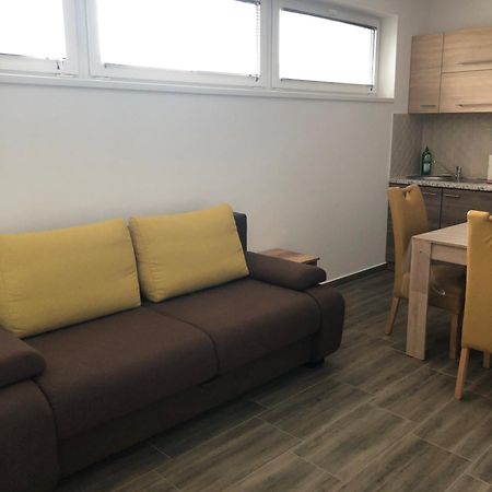 Imre Apartman Hajdúszoboszló Buitenkant foto