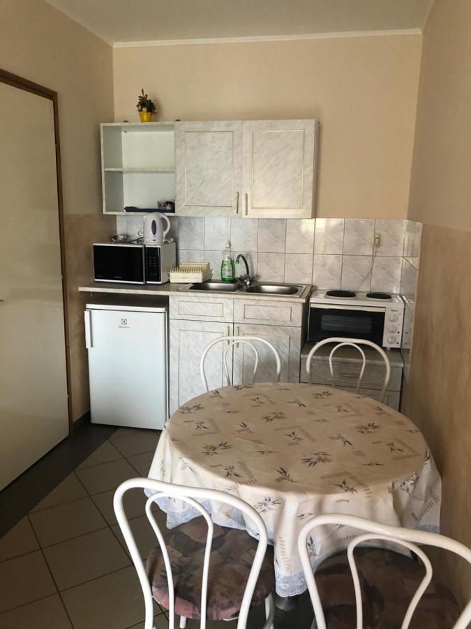 Imre Apartman Hajdúszoboszló Buitenkant foto