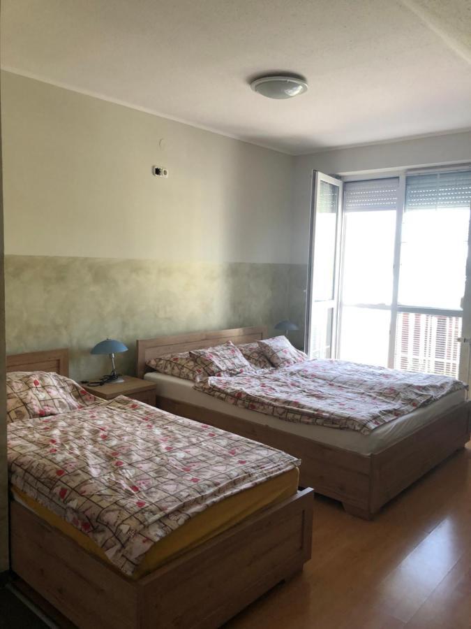 Imre Apartman Hajdúszoboszló Buitenkant foto