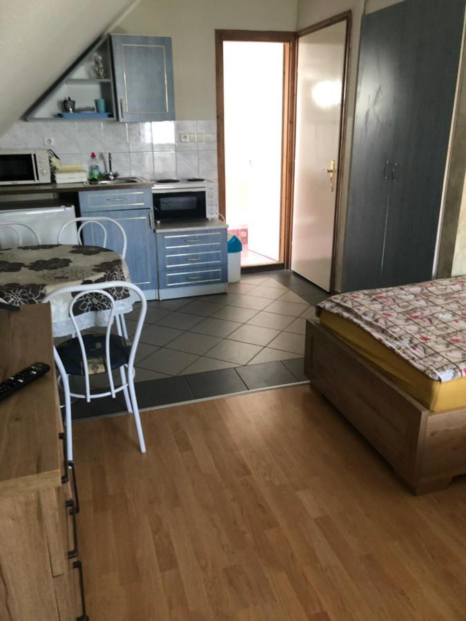 Imre Apartman Hajdúszoboszló Buitenkant foto