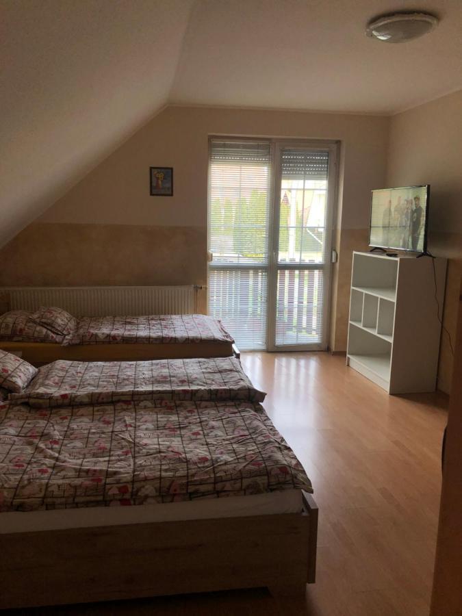 Imre Apartman Hajdúszoboszló Buitenkant foto
