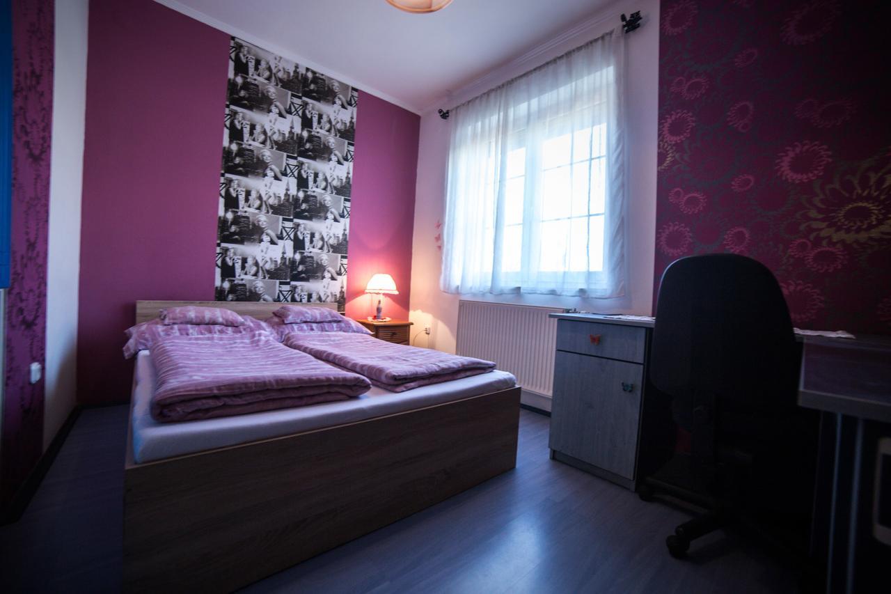 Imre Apartman Hajdúszoboszló Buitenkant foto